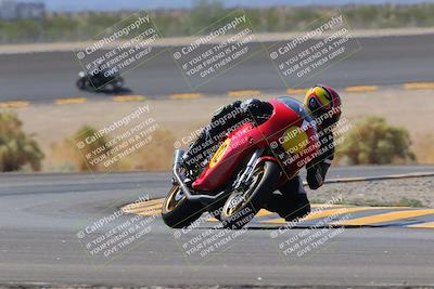 media/Oct-08-2022-SoCal Trackdays (Sat) [[1fc3beec89]]/Turn 14 (1050am)/